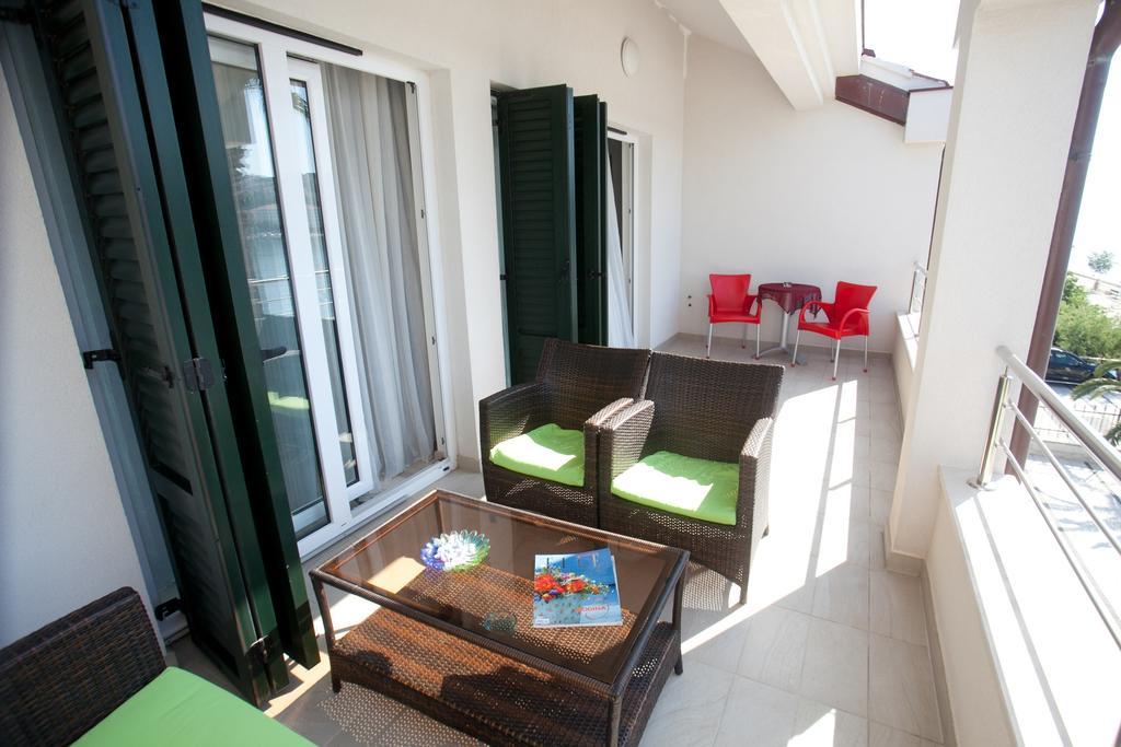 Apartments Svjetlana Trogir Quarto foto