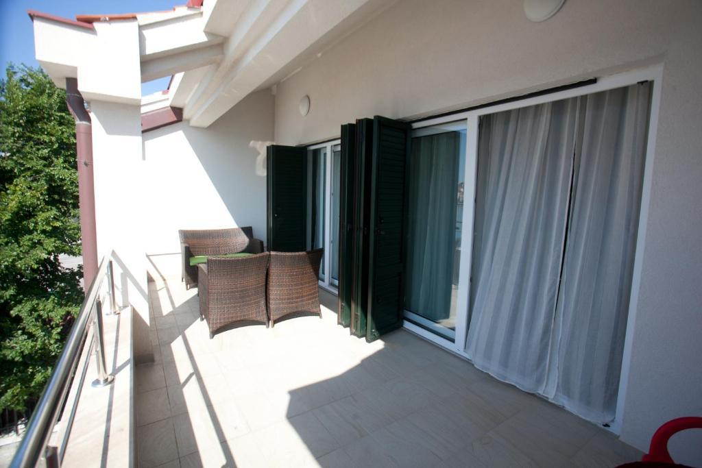 Apartments Svjetlana Trogir Quarto foto